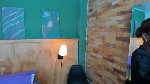 Snapshot of halleylorens chatting on February 8, 12:08 pm Halley Lorens online show from February 8, 12:08 pm