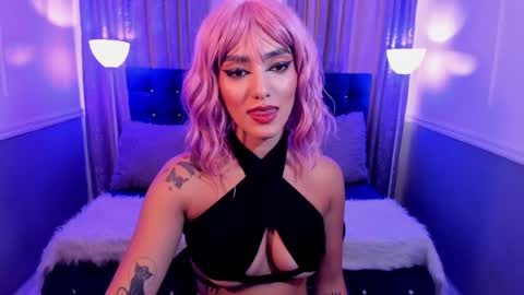 Snapshot of hallsred_rh chatting on January 10, 8:59 pm Halls Red online show from January 10, 8:59 pm