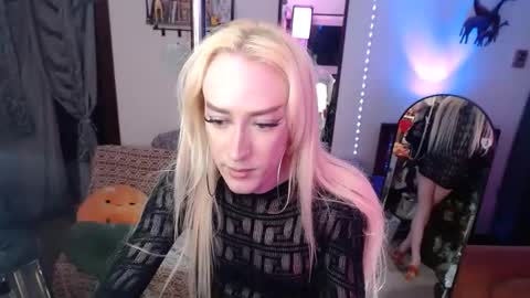 halovalentine online show from February 23, 11:24 pm