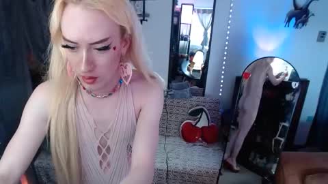 halovalentine online show from February 24, 3:43 pm