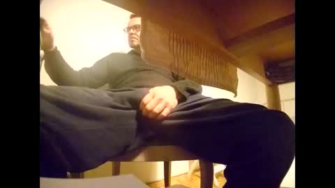 Snapshot of hamburg9135 chatting on March 14, 8:36 pm hamburg9135 online show from March 14, 8:36 pm
