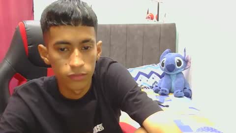 hamcummboy20 online show from May 16, 12:18 am