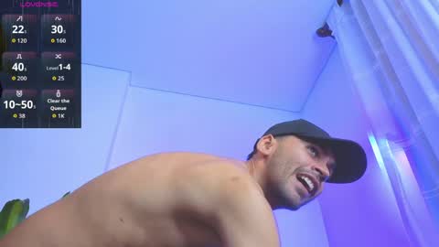 hamiltong12 online show from April 3, 10:08 pm