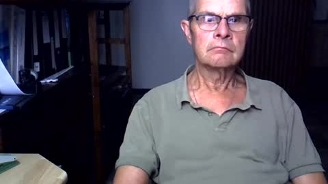 Snapshot of hamto65 chatting on July 17, 8:35 pm Prefer men 80 online show from July 17, 8:35 pm