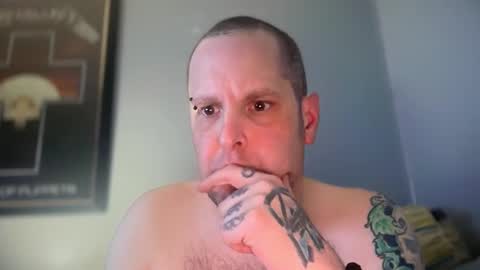 Snapshot of hand_banana_420 chatting on December 17, 1:44 am hand_banana_420 online show from December 17, 1:44 am