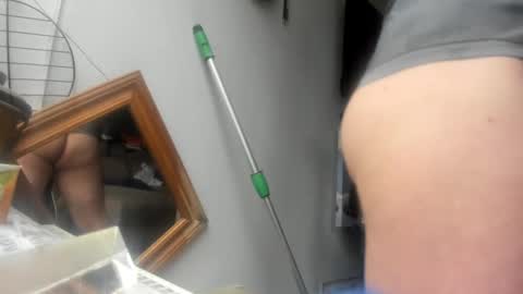 Snapshot of handncocknocum chatting on February 1, 8:50 am handncocknocum online show from February 1, 8:50 am