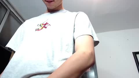 Snapshot of handsome_white1 chatting on February 8, 2:47 am jorge daniel online show from February 8, 2:47 am