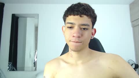 Snapshot of handsome_white1 chatting on September 30, 1:43 am jorge daniel online show from September 30, 1:43 am