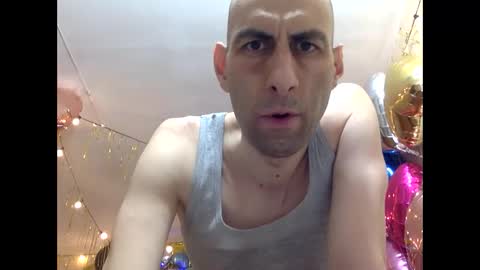 Snapshot of handsomealfie chatting on March 7, 2:08 am HandsomeAlfie online show from March 7, 2:08 am