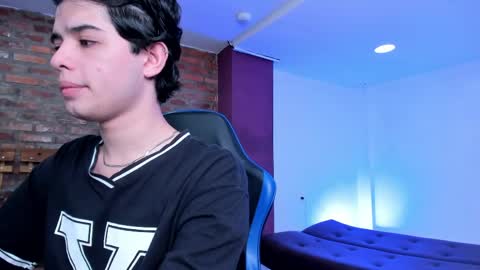 leonardfarrucknick and otis online show from April 17, 1:25 pm