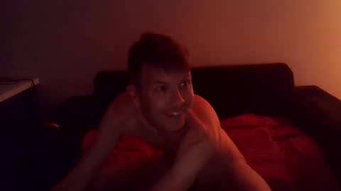 Snapshot of handyli chatting on June 8, 10:10 pm handyli online show from June 8, 10:10 pm