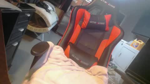 Snapshot of handyman5303 chatting on January 1, 3:46 pm Handystudman online show from January 1, 3:46 pm