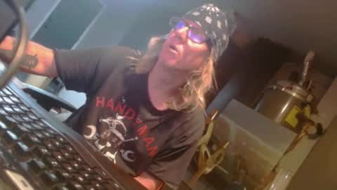 Snapshot of handyman5303 chatting on January 12, 3:57 pm Handystudman online show from January 12, 3:57 pm