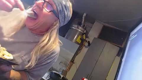 Snapshot of handyman5303 chatting on November 7, 10:48 am Handystudman online show from November 7, 10:48 am