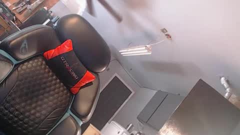 Handystudman online show from February 3, 6:35 pm