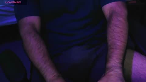 Snapshot of handyman732438 chatting on June 26, 9:57 am handyman732438 online show from June 26, 9:57 am