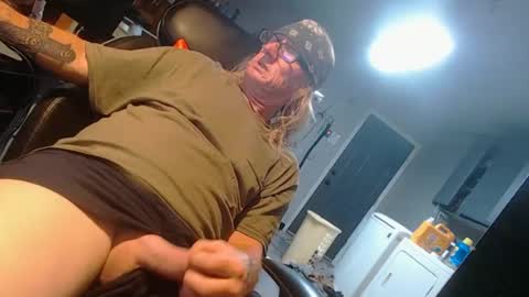 handystud33 online show from September 19, 2:07 pm