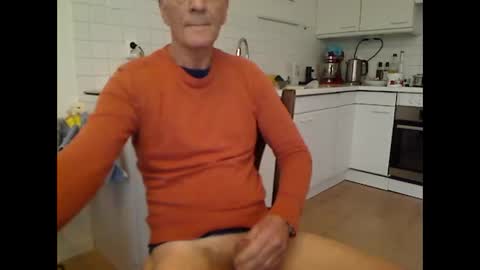 hankk54 online show from December 16, 9:36 am