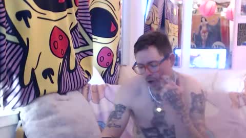 hank rams online show from December 14, 6:23 pm