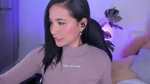 Snapshot of hanna_1sweet chatting on April 18, 7:07 pm hanna online show from April 18, 7:07 pm