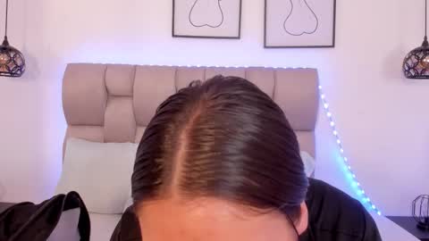 hanna__evans_ online show from February 4, 12:33 pm