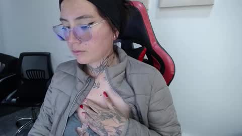 mara online show from March 10, 8:14 pm