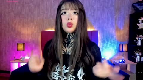 Hanna  online show from May 9, 2:22 pm