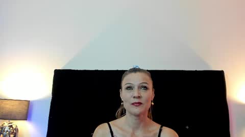Snapshot of hanna_vell11 chatting on July 8, 2:38 am hanna_vell11 online show from July 8, 2:38 am