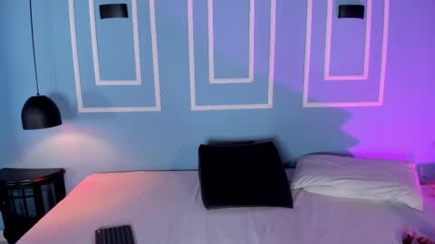 hanna online show from October 8, 11:30 am