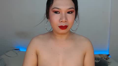 Hannah online show from May 30, 3:47 am