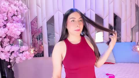 hannacollins_2 online show from April 7, 2:17 pm