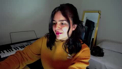 Snapshot of hannaconor chatting on December 23, 3:07 am Aurora Sky online show from December 23, 3:07 am