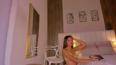 IM HANNAH online show from May 18, 11:27 am