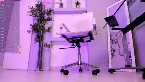 HANNAH HOWELL online show from February 7, 12:28 pm