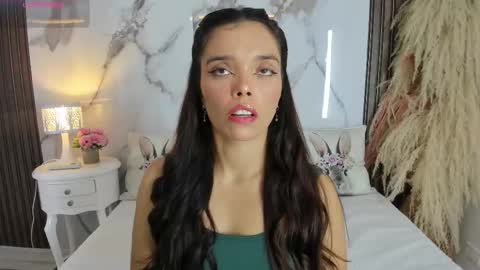 Hannahill69 online show from February 26, 4:55 am