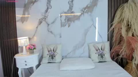 Hannahill69 online show from March 26, 5:13 am