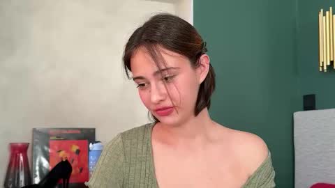 hannahinto online show from April 1, 1:41 pm