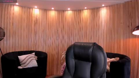 Snapshot of hannahjamesx chatting on August 1, 12:26 pm HANNAH J online show from August 1, 12:26 pm