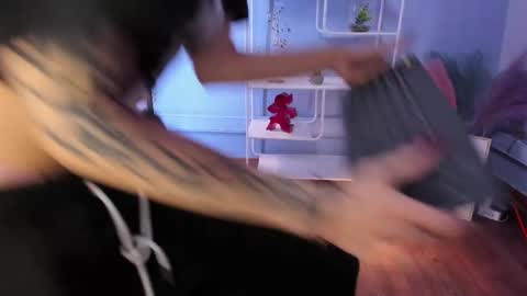 Hannah online show from February 5, 12:43 pm