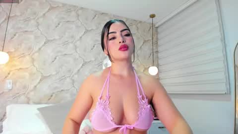 Snapshot of hannahudson__ chatting on March 2, 3:02 am Camila online show from March 2, 3:02 am