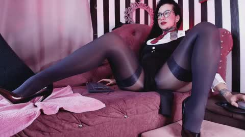 FOLLOW ME INTA MOONXMAFE online show from April 29, 11:03 am
