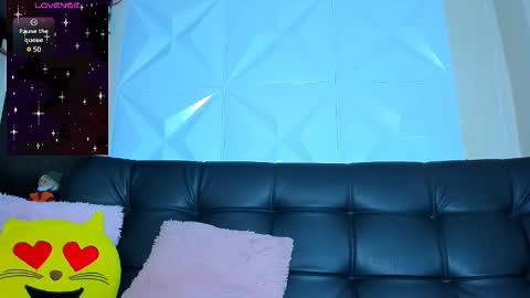 Hanna Independent Model online show from February 17, 12:48 pm