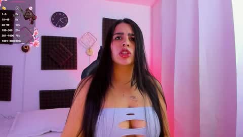 Hanna  online show from December 13, 9:09 pm