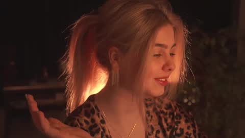 Snapshot of hannasthesia chatting on March 3, 2:36 am Hanna online show from March 3, 2:36 am