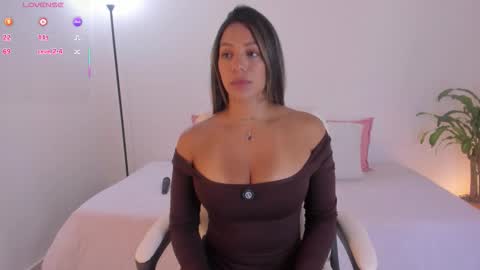 Snapshot of hannawilliams_ chatting on March 15, 5:30 pm Hanna Williams online show from March 15, 5:30 pm