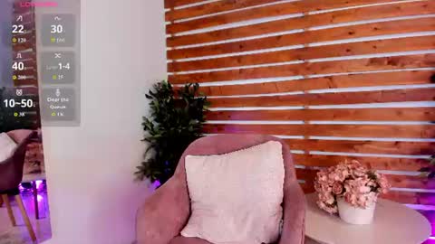 Snapshot of hannawilliams_ chatting on June 13, 9:13 pm Hanna Williams online show from June 13, 9:13 pm