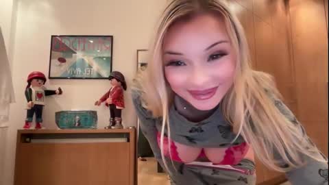 Snapshot of hannaxlovex chatting on October 14, 3:02 pm  FREE LIMITED online show from October 14, 3:02 pm