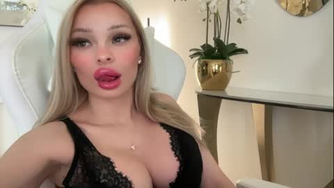 Snapshot of hannaxlovex chatting on April 2, 2:58 pm FREE LIMITED online show from April 2, 2:58 pm