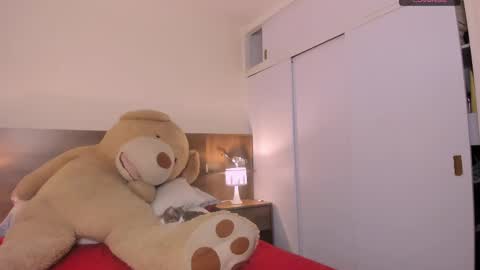 taylor live   online show from February 24, 1:35 am