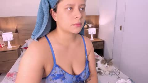 taylor live   online show from October 12, 10:53 pm